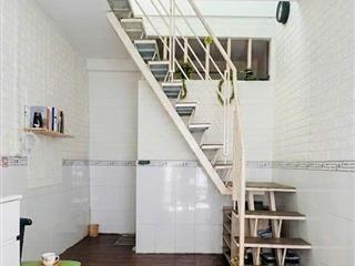Bán nhà Trường Sơn, QUẬN 10, 3 Tầng, 3 x 4.5 m, giá 2.7 tỷ