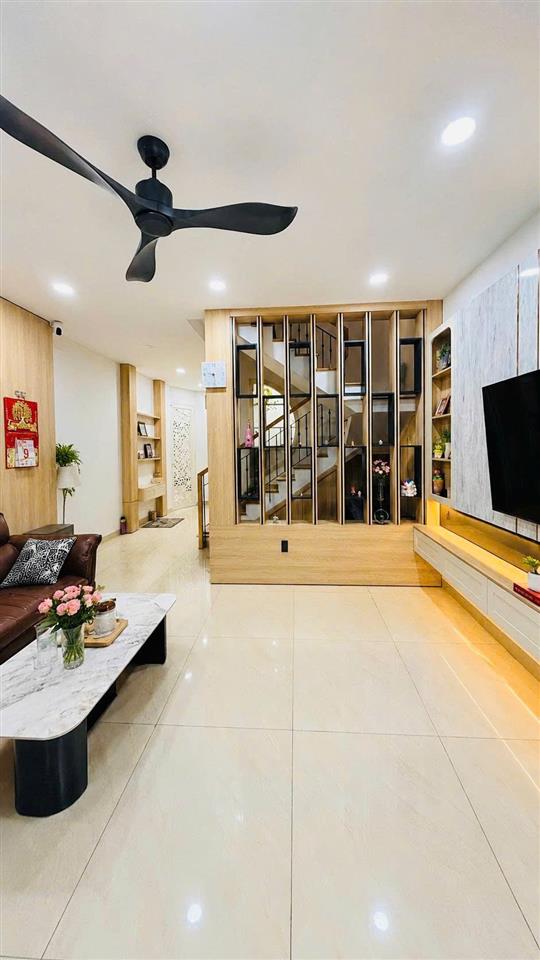 Bán nhà hẻm Ô tô Nguyễn Đình Chiểu, QUẬN 3, 4.5 x 14m, 15.5 tỷ