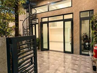 Nhà mới Cách Mạng Tháng Tám, QUẬN 10, 6 x 16m (95 m2), giá 8.9 tỷ