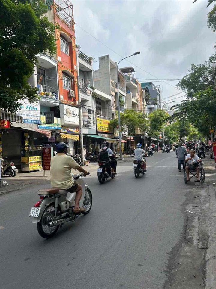 BÁN NHÀ GIẢM HƠN 1 TỶ- GIÁ CÒN 12.9 TỶ-HXH BÌNH THẠNH
