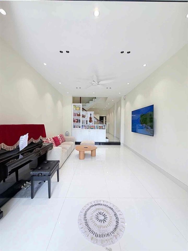 🏡 NHÀ 3 TẦNG MẶT TIỀN NGUYÊN HỒNG – GẦN HÀ HUY TẬP & CÙ CHÍNH LAN  📐 7
