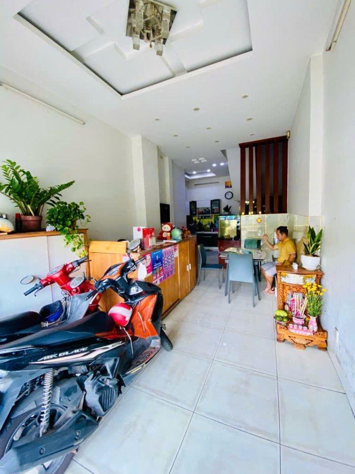 CẦN BÁN NHÀ MẶT TIỀN KÊNH TÂN HOÁ, 4 TẦNG, QUẬN 6, GẦN ĐƯỜNG HẬU GIANG ,45M2 NỞ HẬU, GIÁ 8.X TỶ 