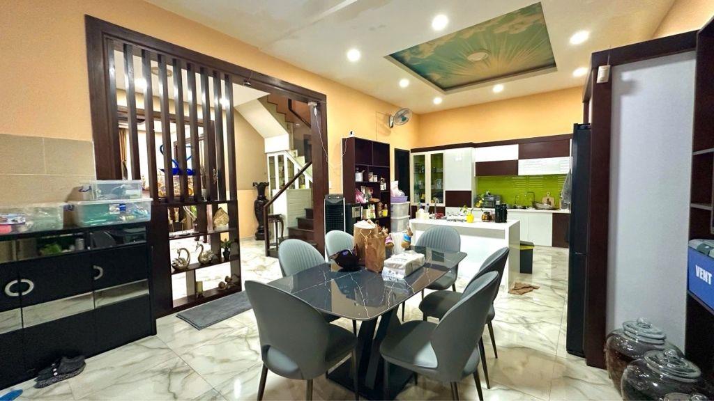 BÁN BIỆT THỰ MẶT TIỀN KHU TRUNG TÂM KHU KIỀU ĐÀM Q7.175M2 HXT. A4. 22 TỶ XX