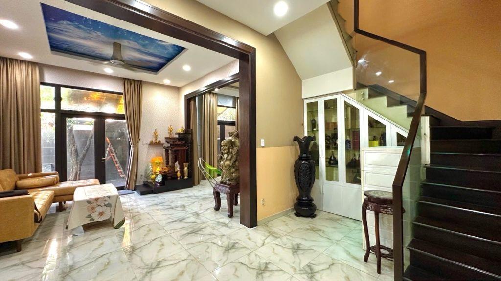 BÁN BIỆT THỰ MẶT TIỀN KHU TRUNG TÂM KHU KIỀU ĐÀM Q7.175M2 HXT. A4. 22 TỶ XX