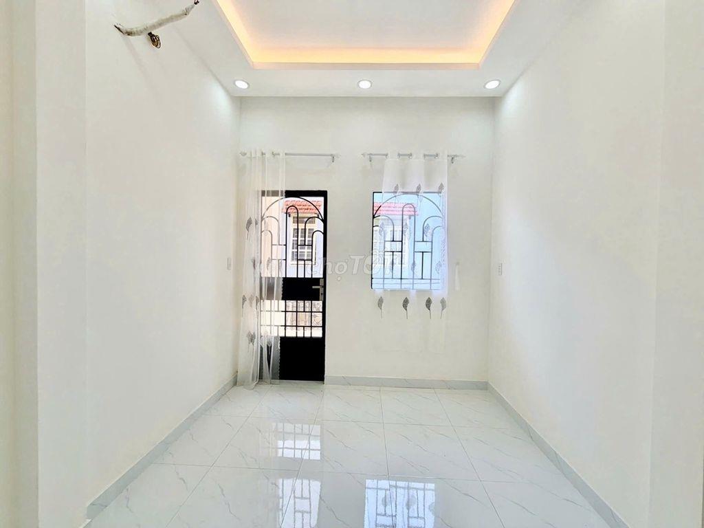 Nhà Mới trung tâm GV, 6.7x8, vị trí đẹp gần Emart Phan Văn Trị, 3 PN