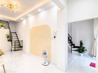 Nhà Mới trung tâm GV, 6.7x8, vị trí đẹp gần Emart Phan Văn Trị, 3 PN