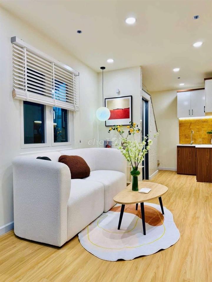 Siêu phẩm Nhà 2 tầng - Hẻm Xe hơi - Gần Vincom Quang Trung 22M2 