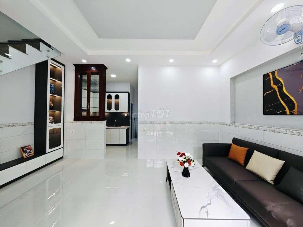 Bán nhà 44M2 - Hẻm 6M - 2 tầng gần Mercerdes Quang Trung