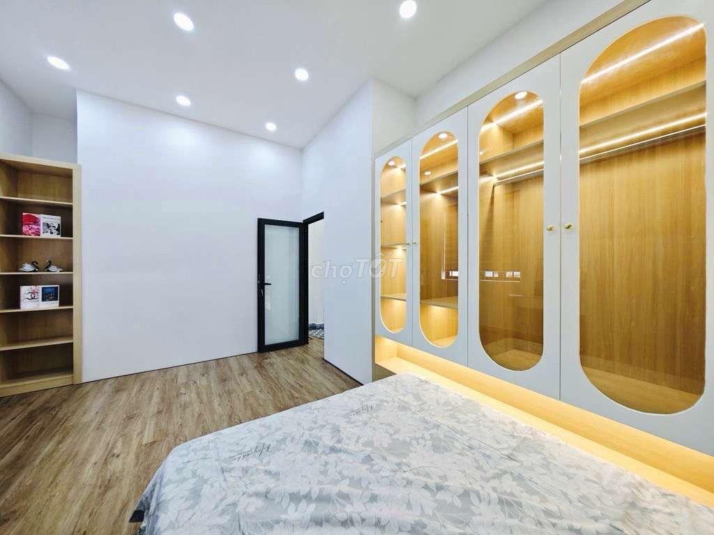 Bán nhà 44M2 - Hẻm 6M - 2 tầng gần Mercerdes Quang Trung