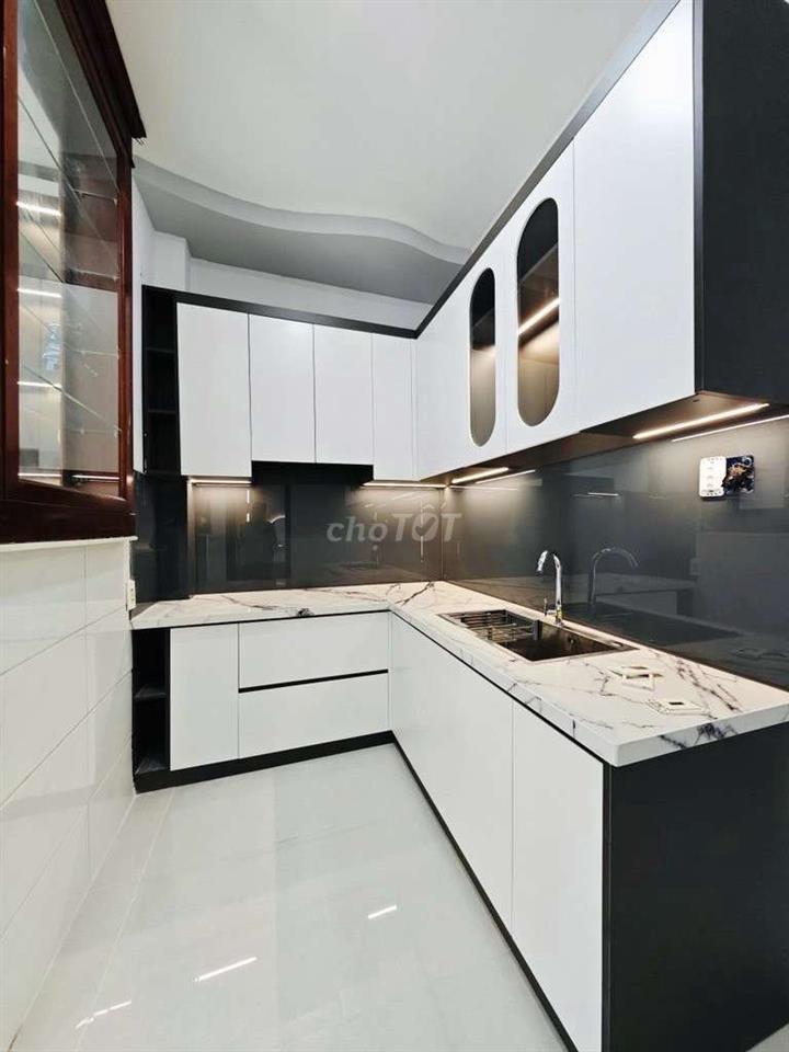 Bán nhà 44M2 - Hẻm 6M - 2 tầng gần Mercerdes Quang Trung