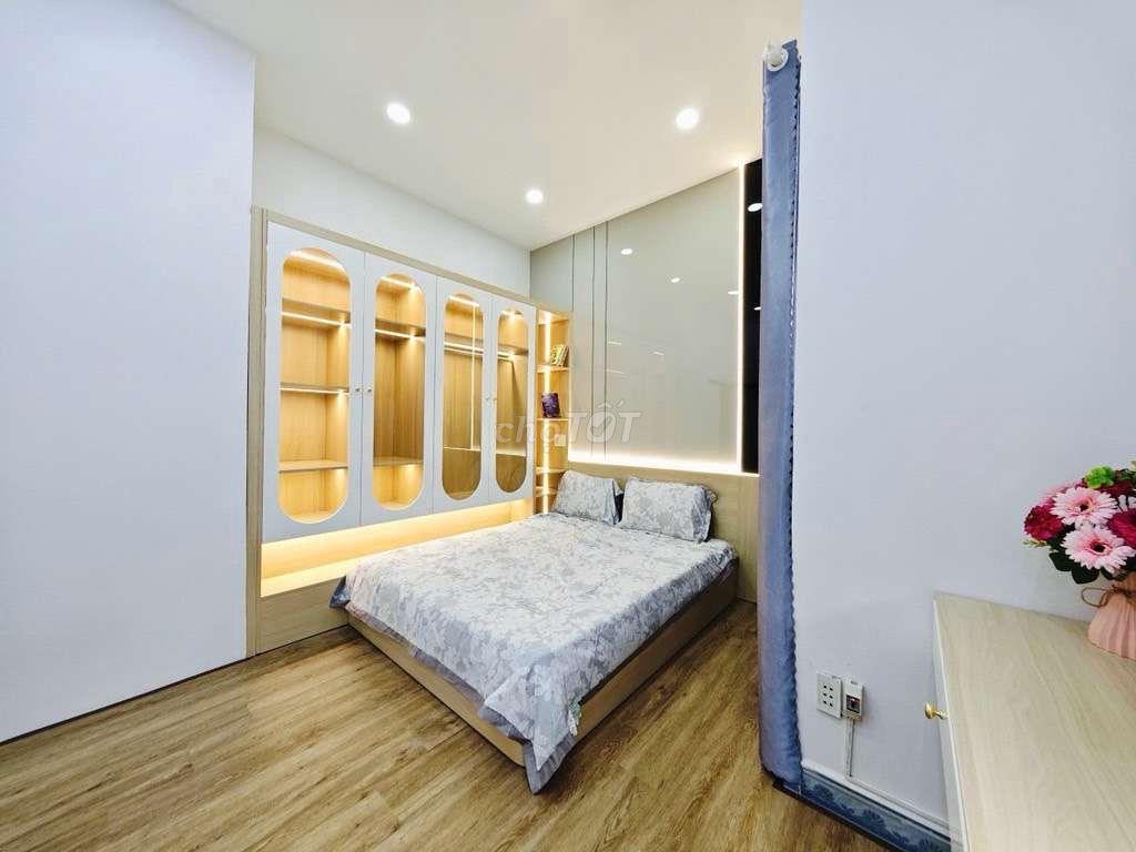 Bán nhà 44M2 - Hẻm 6M - 2 tầng gần Mercerdes Quang Trung