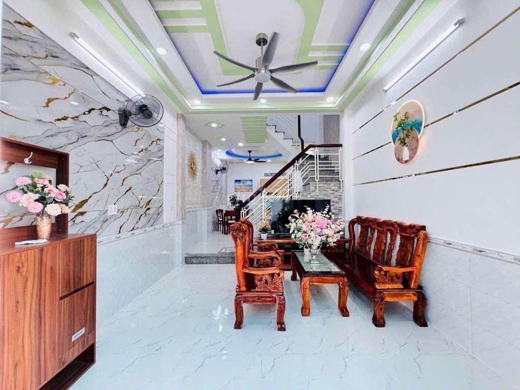 40M2 2 tầng hẻm xe hơi - Gần chợ Hạnh thông tây - Không quy hoạch lg