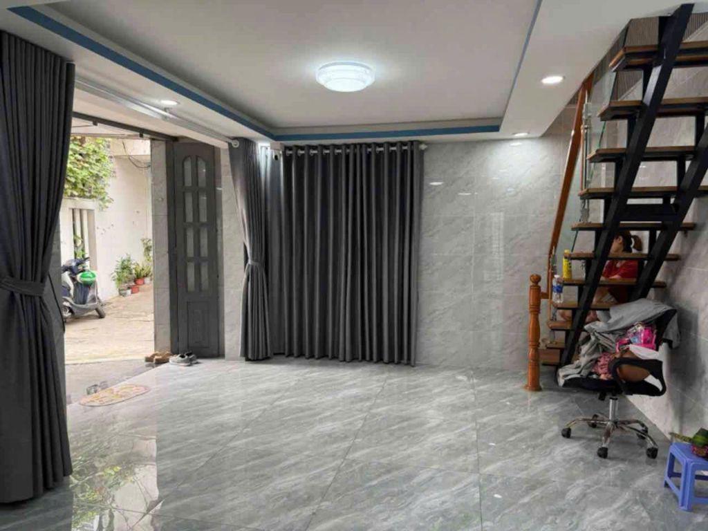 bán nhà đẹp vào ở ngay quận tân phú 