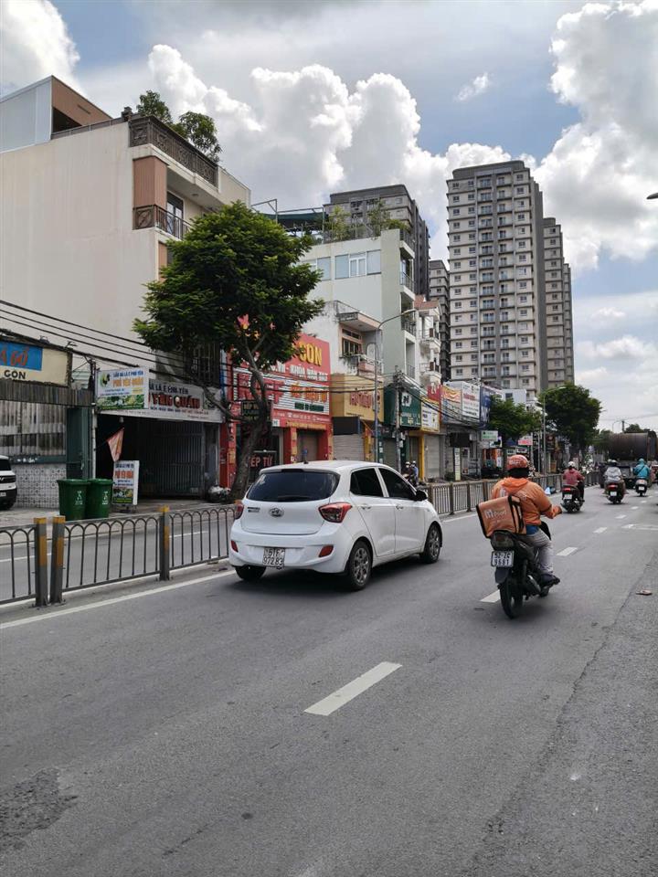 Bán Nhà 65m² Giá Chỉ 12 Tỷ ở Quận 7 - Vị Trí Đẹp, Sổ Hồng Riêng