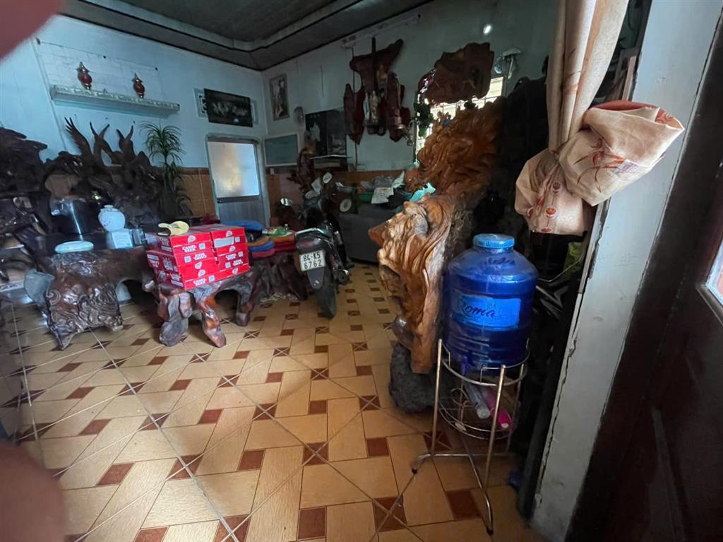 BÁN ĐẤT TẶNG NHÀ CẤP 4, 1 KIOT VÀ 18 PHÒNG TRỌ ĐANG KHAI THÁC – DÒNG TIỀN ỔN ĐỊNH – VỊ