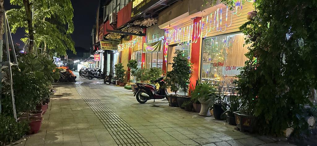 SANG NHƯỢNG PHÒNG TRÀ – CÀ PHÊ ĐANG HOẠT ĐỘNG