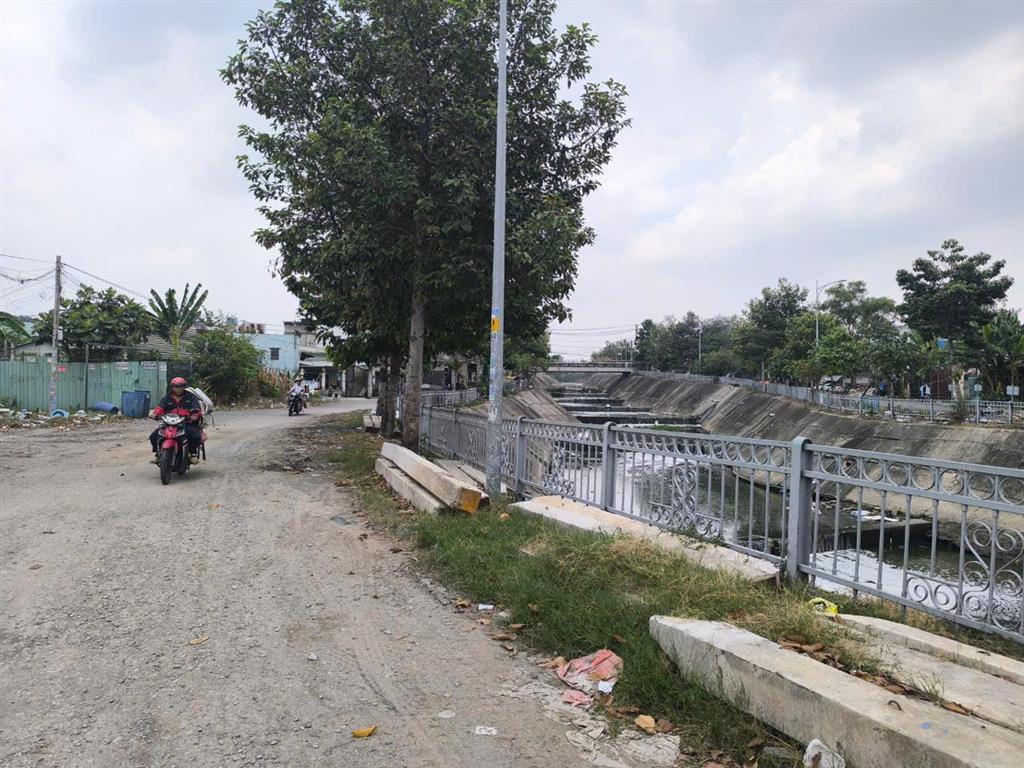 CHỦ CÂN BÁN GẤP -DÃY TRỌ 15 PHÒNG DONG TIEN
240TRIEU/NĂM GIÁ 15TY