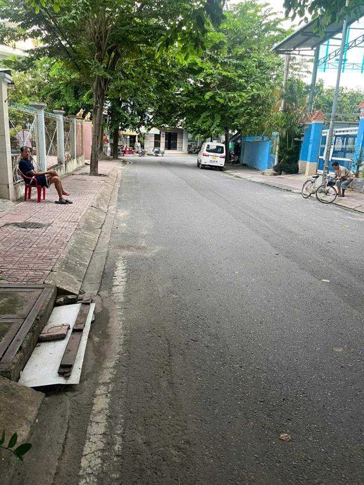 NHÀ 2 TUÂNG NGÔ CHÍ QUỐC HẺM 5M GIA 4TY 400