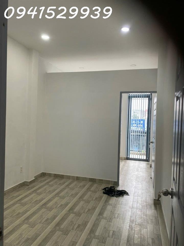 MĂT TIỀN NGÔ CHÍ QUỐC GIÁ 4TY2