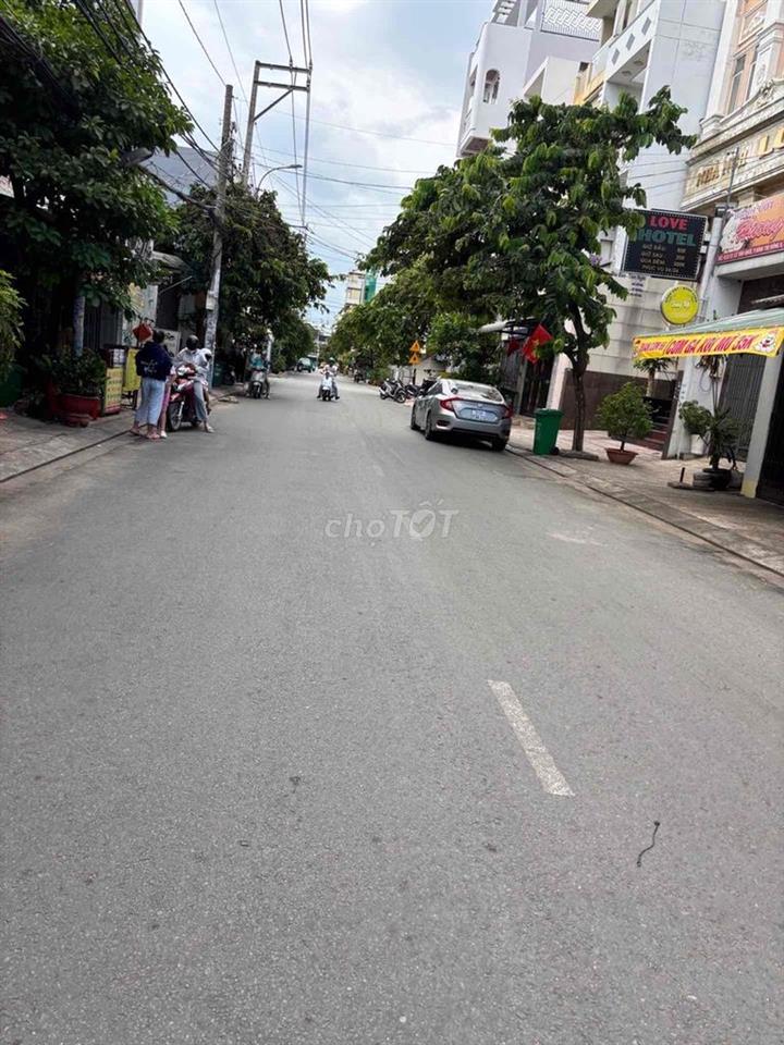 hẻm đẹp nhất Lê Văn Quới ô tô đậu trước cửa-có tiềm năng khi mở đường