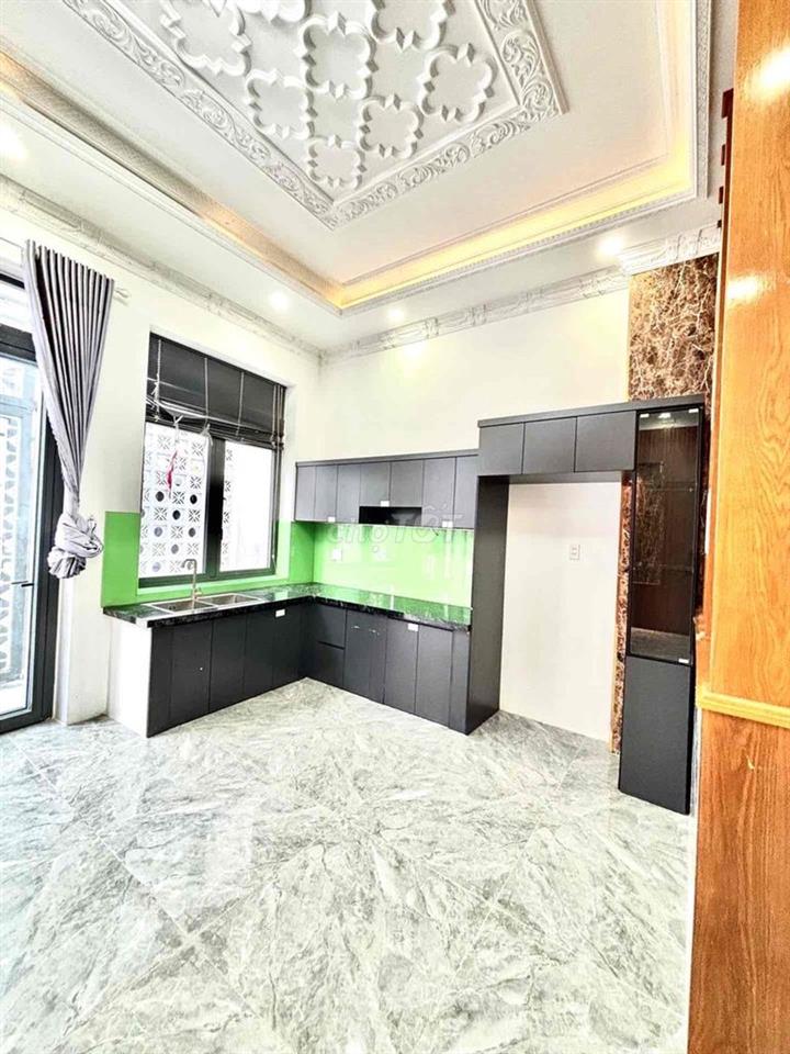 hẻm đẹp nhất Lê Văn Quới ô tô đậu trước cửa-có tiềm năng khi mở đường
