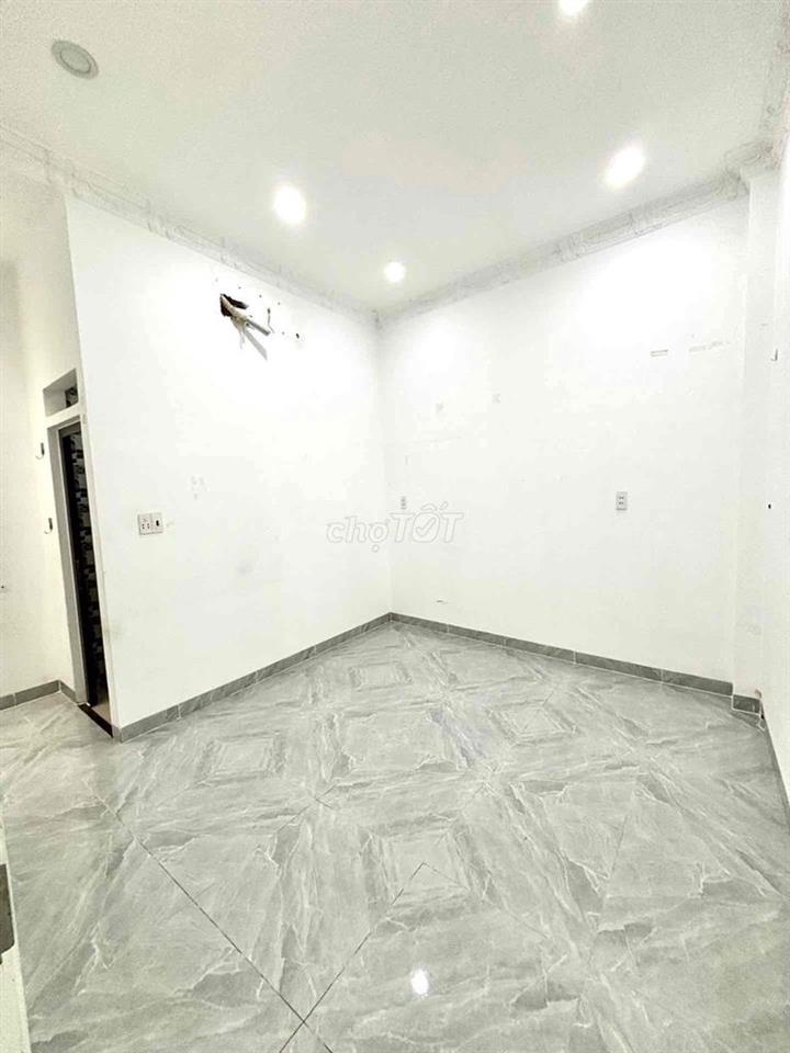 hẻm đẹp nhất Lê Văn Quới ô tô đậu trước cửa-có tiềm năng khi mở đường