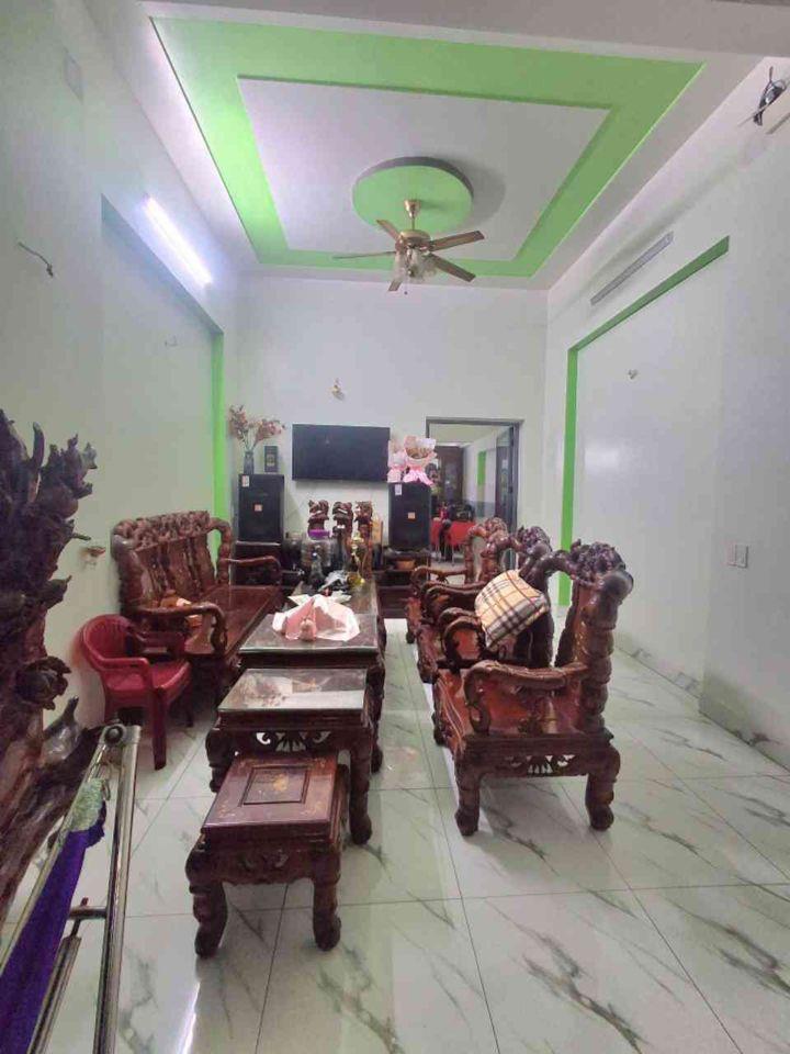 CHỦ ĐỊNH CƯ GẤP BÁN TRONG 1 TUẦN - 7 CHỖ ĐẬU TRONG NHÀ - NHÀ MỚI ĐẸP Ở LIỀN.