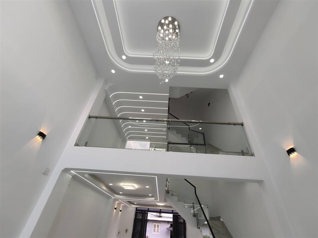 BÁN NHÀ ĐẸP LÊ VĂN KHƯƠNG – GARA Ô TÔ TRONG NHÀ – GIÁ NHỈNH 6 TỶ