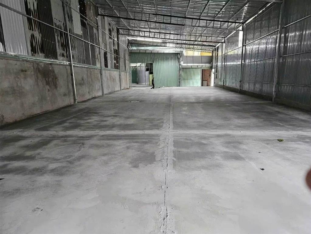 Cho thuê xưởng Xuân thới thượng 500m2 giá 20 triệu đường 12m