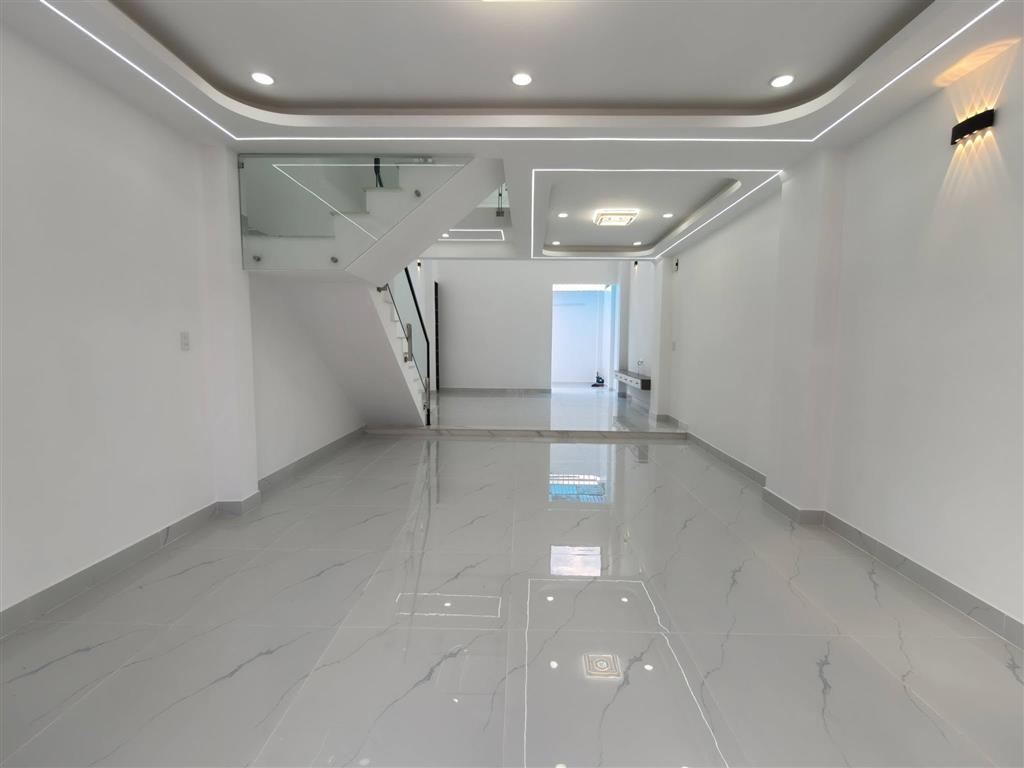 BÁN NHÀ ĐẸP LÊ VĂN KHƯƠNG – GARA Ô TÔ TRONG NHÀ – GIÁ NHỈNH 6 TỶ