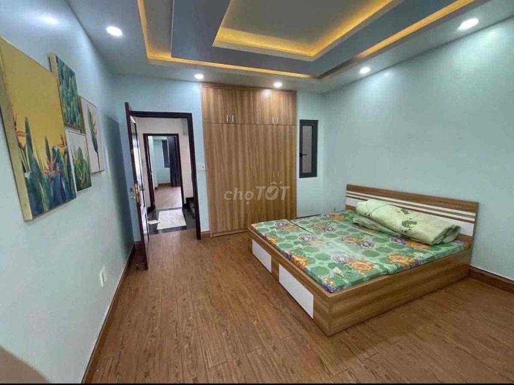 Cho thuê nhà HXH Thích Quảng Đức, Phú Nhuận – 4PN, 4WC, nhà mới, giá 1