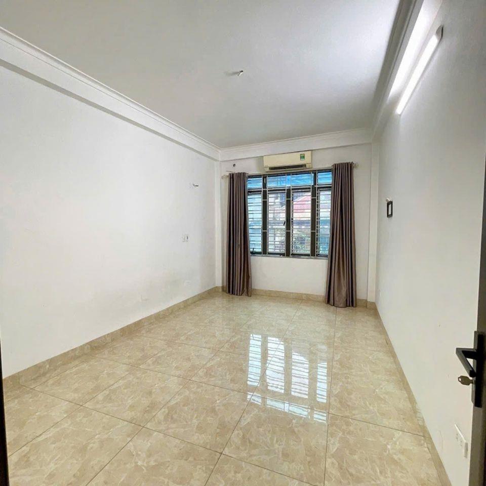 BÁN NHÀ BÁT KHỐI, NHÀ ĐẸP Ở NGAY, NỞ HẬU  8 TỶ 