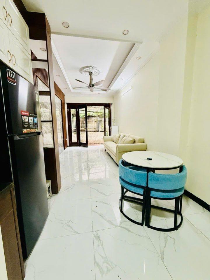 BÁN NHÀ ĐẸP BÁT KHỐI, Ô TÔ ĐỖ CỔNG, FULL NỘI THẤT  34㎡  8,2 TỶ 
