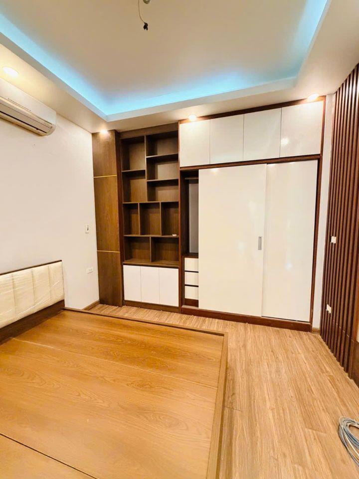 BÁN NHÀ ĐẸP BÁT KHỐI, Ô TÔ ĐỖ CỬA, FULL NỘI THẤT  37㎡  8 TỶ 