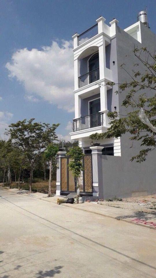Nhà 4 tầng đường Lò Lu Quận 9, sổ hồng riêng, giá tốt