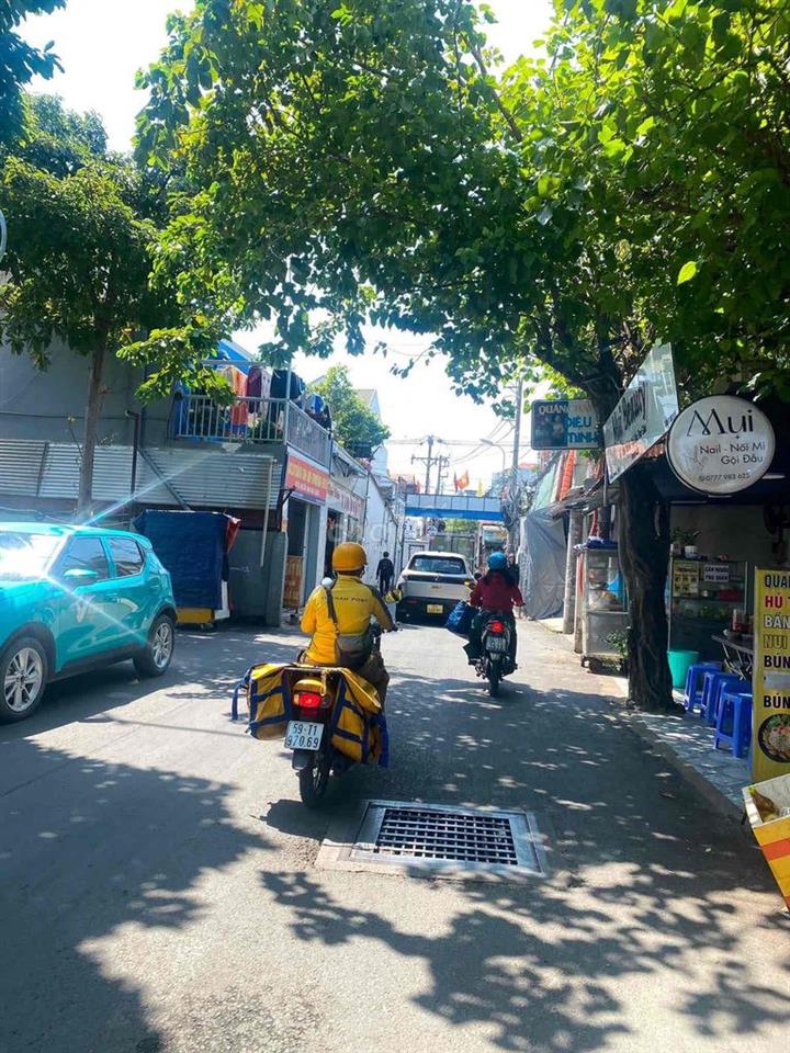 2 tỷ 200 - Nhà 2 mặt tiền Hẻm xe hơi trục Phan Huy Ích sầm uất