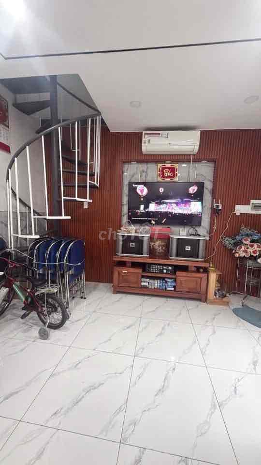2 tỷ 200 - Nhà 2 mặt tiền Hẻm xe hơi trục Phan Huy Ích sầm uất