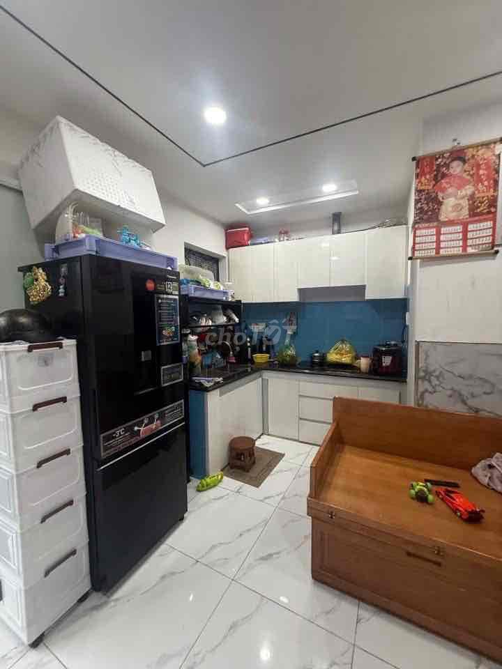 2 tỷ 200 - Nhà 2 mặt tiền Hẻm xe hơi trục Phan Huy Ích sầm uất