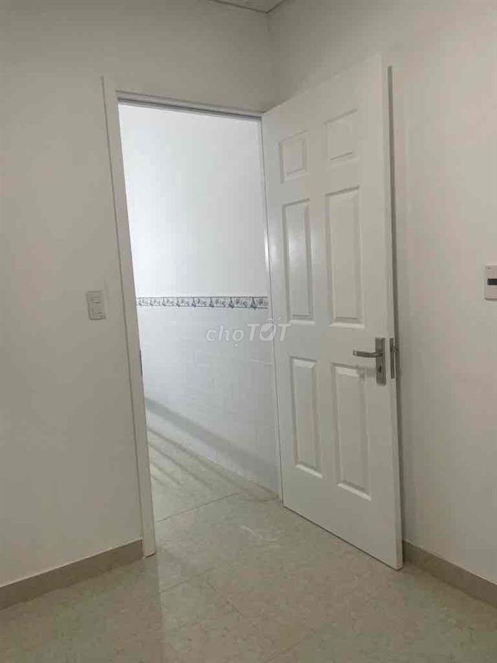 1 tỏi 950 - nhà SHR cách HXH chỉ 10m sát Emart Phan Huy Ích
