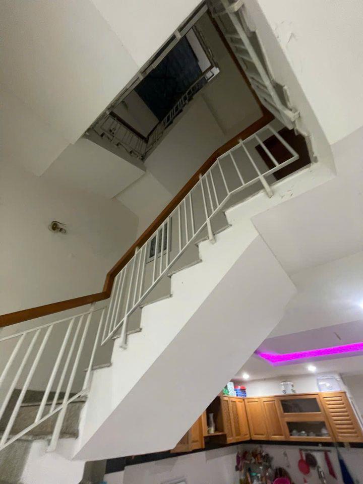 BÁN NHÀ SÁT ĐIỆN BIÊN PHỦ - NHÀ ĐẸP 59m2, Chỉ 4.x Tỷ!!!