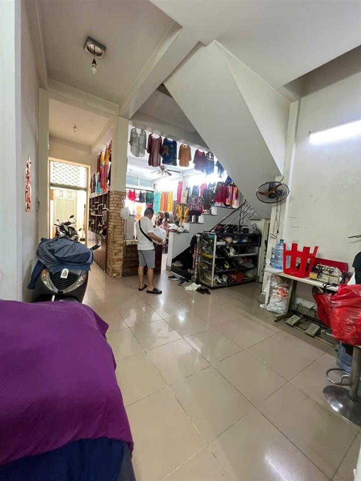 Chủ nhà là người anh xã hội gửi bán, khách có thiện chí mua sẽ trao đổi thương lượng. Giá