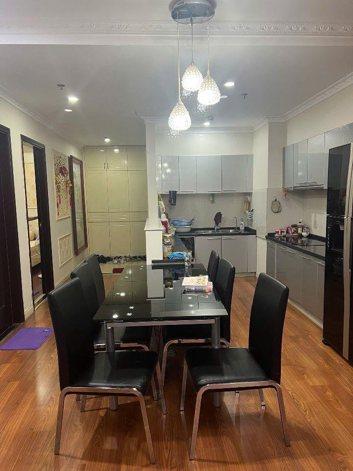Chính Chủ bán gấp căn hộ 3PN tại Royal City, 131,4m2, 16,2 tỷ, LH: 0397012680