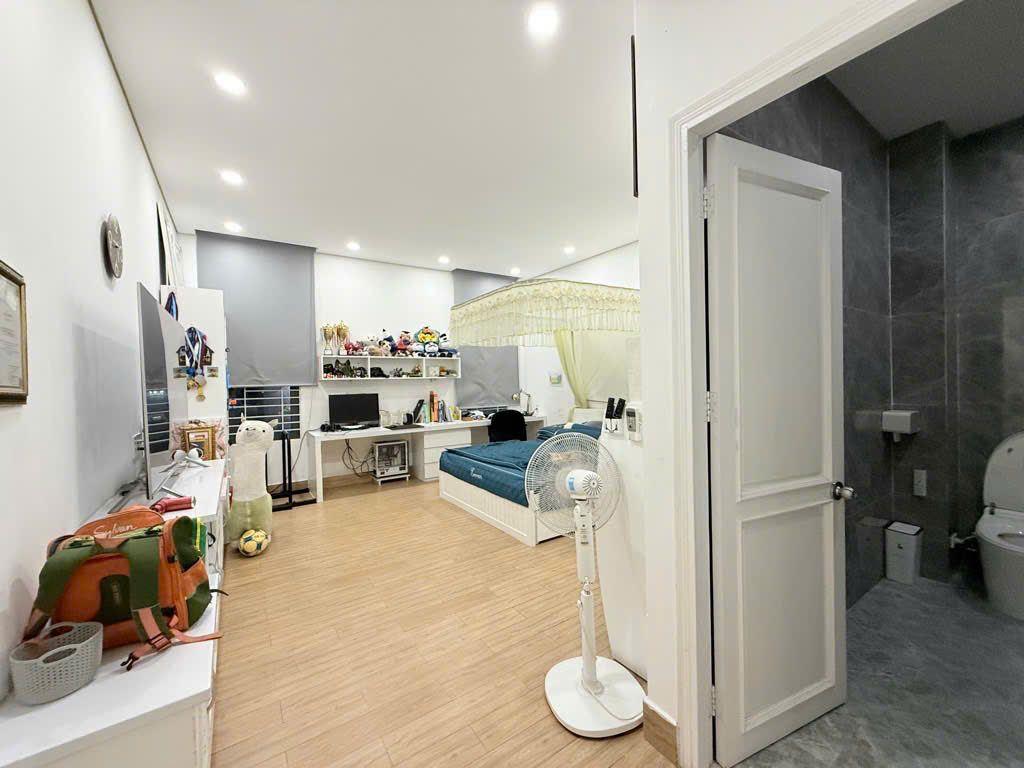 1/LÊ THỊ RIÊNG P.Thới An (Quận 12 cũ) - ĐẠI QUỸ ĐẤT 3034M² - NHÀ XƯỞNG KÈM TẶNG BIỆT THỰ - DÒNG TIỀN 69TR/TH