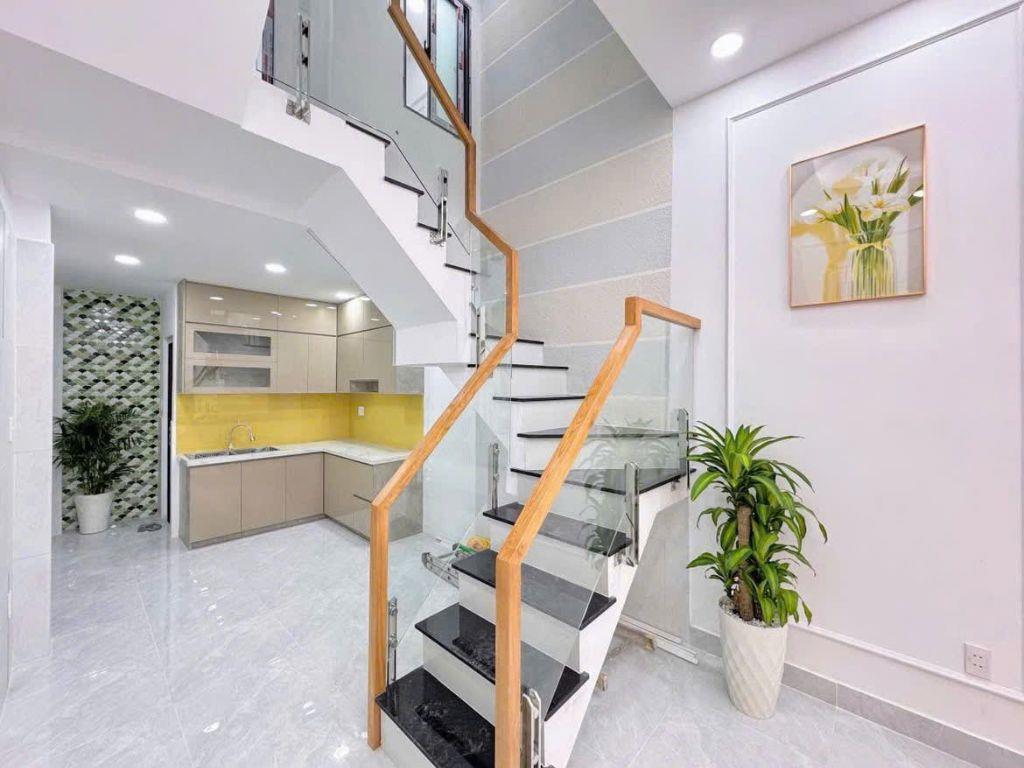 NHÀ MẶT TIỀN CHÁNH HIỆP - GIÁ TỐT CHO KHÁCH THIỆN CHÍ 