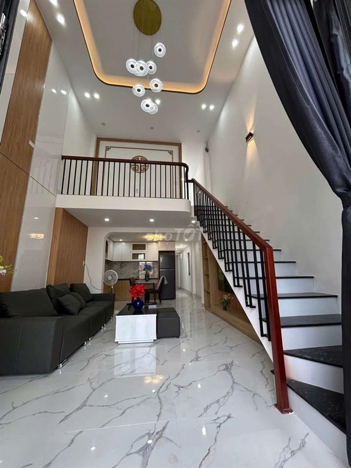 🔥 BÁN NHÀ 2 TẦNG– 2 MẶT KIỆT Ô TÔ TRÁNH – TÔN ĐẢN 🔥🔥
💰 Giá nhỉnh 3 tỷ 