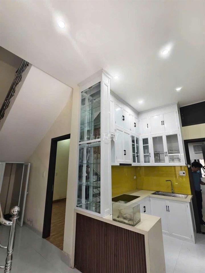 CỰC HIẾM NHÀ 3 TẦNG NGANG 6M NGAY GÓC 2 MẶT KIỆT Ô TÔ