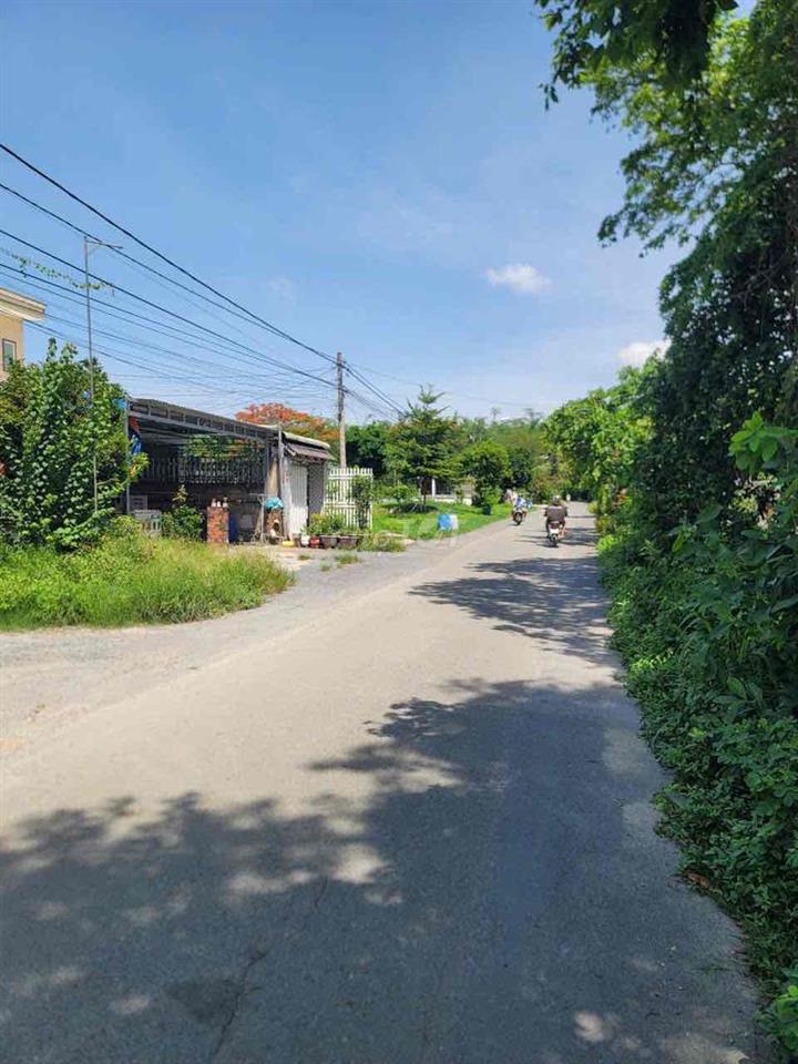 🏡 LÔ ĐẤT 2 MẶT TIỀN – CÓ SẴN 3 CĂN NHÀ LIỀN KỀ-