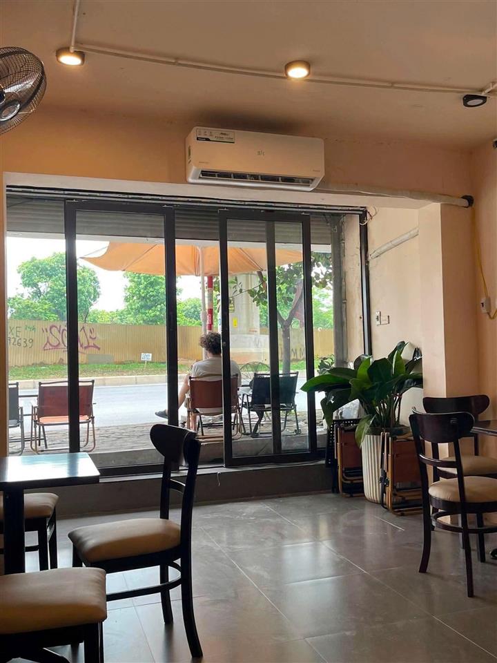 SANG NHƯỢNG GẤP QUÁN CAFE LÔ GÓC – KIM MÃ, BA ĐÌNH, HÀ NỘI