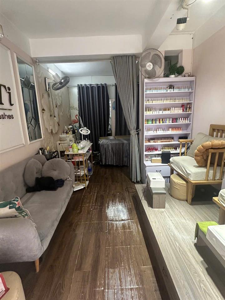SANG NHƯỢNG GẤP TIỆM NAIL - MI - GỘI, VÀO LÀM NGAY - MỄ TRÌ HẠ, HÀ NỘI