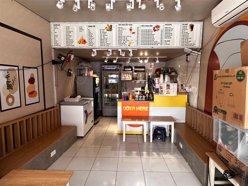 SANG NHƯỢNG QUÁN NƯỚC ÉP – MẶT ĐƯỜNG HỒ TÙNG MẬU, VỈA HÈ RỘNG THOÁNG